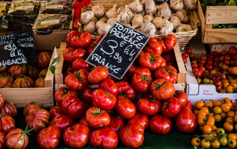 epicerie-RIANS-min_tomatoes-4050245